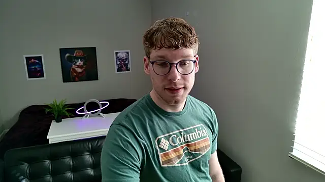 Snapshot of BlueEyedTallGuy94 chatting on February 26, 9:47 pm BlueEyedTallGuy94 online show from February 26, 9:47 pm