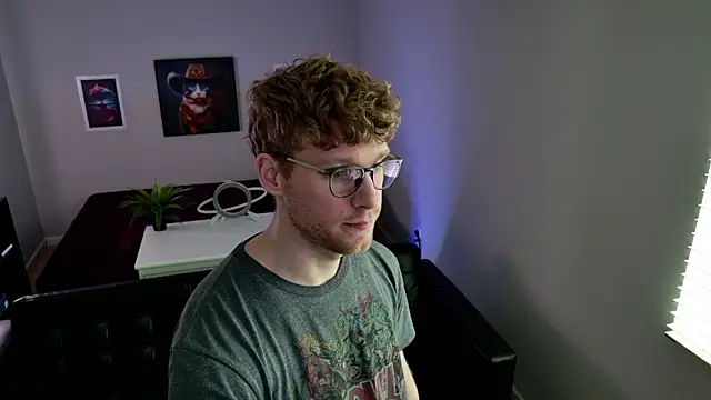 Snapshot of BlueEyedTallGuy94 chatting on March 13, 8:59 pm BlueEyedTallGuy94 online show from March 13, 8:59 pm