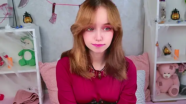 b4by LoL1 online show from October 28, 12:30 pm