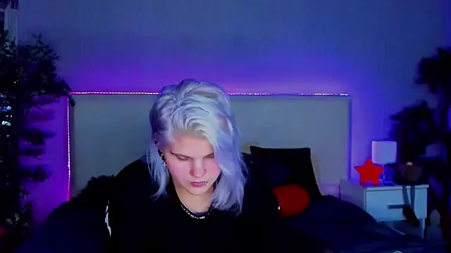 JoannLowe online show from January 6, 12:16 am