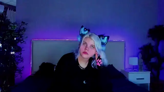 JoannLowe online show from January 15, 8:26 pm