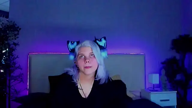 JoannLowe online show from January 31, 9:16 pm