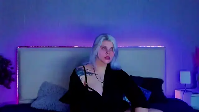 JoannLowe online show from February 25, 8:09 pm