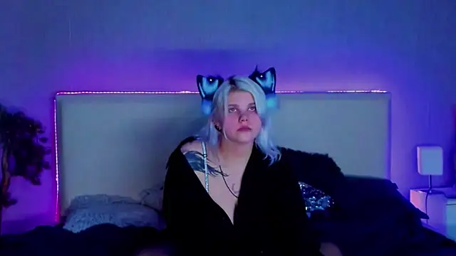 JoannLowe online show from February 28, 3:04 am