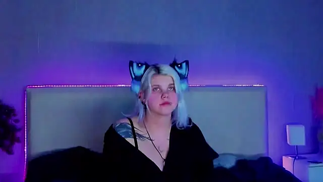 JoannLowe online show from March 2, 11:53 pm