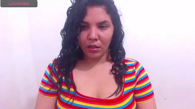 Snapshot of sinay024 chatting on December 4, 7:34 pm sinay024 online show from December 4, 7:34 pm