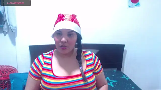 Snapshot of sinay024 chatting on December 24, 4:00 am sinay024 online show from December 24, 4:00 am