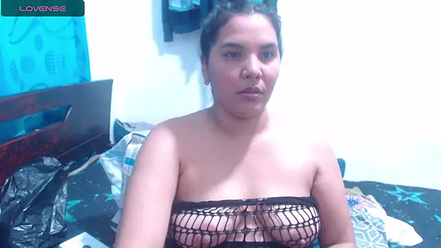 Snapshot of sinay024 chatting on February 7, 3:45 am sinay024 online show from February 7, 3:45 am