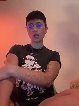 Ashley Chriss online show from January 5, 11:04 am