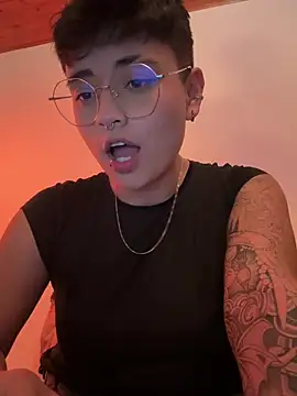 Ashley Chriss online show from January 19, 6:42 am