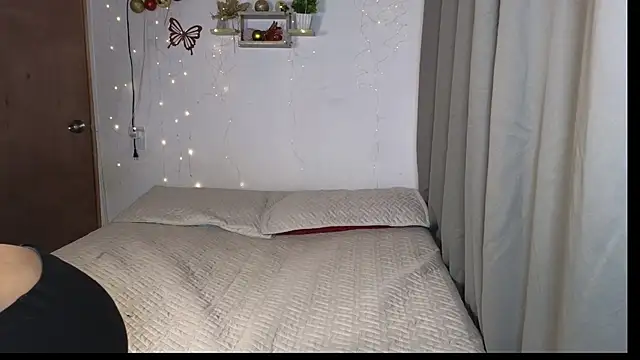 Snapshot of hikary_hall chatting on January 24, 4:37 am hikary hall online show from January 24, 4:37 am