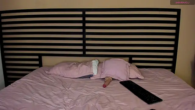 Catyloves online show from November 6, 9:48 pm