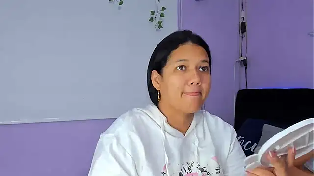 Snapshot of sara_mendez2 chatting on January 5, 11:22 pm sara mendez2 online show from January 5, 11:22 pm
