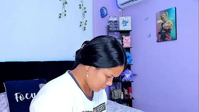 Snapshot of sara_mendez2 chatting on January 18, 11:33 pm sara mendez2 online show from January 18, 11:33 pm