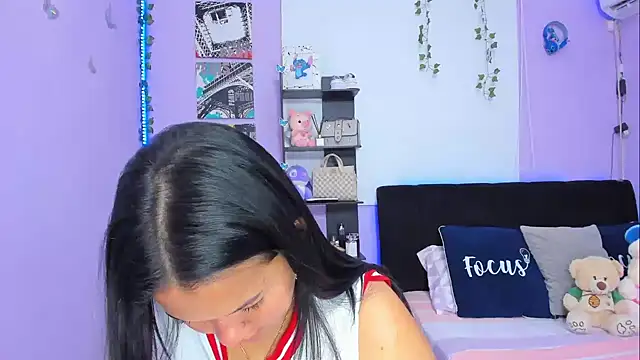 Snapshot of sara_mendez2 chatting on February 8, 5:29 am sara mendez2 online show from February 8, 5:29 am