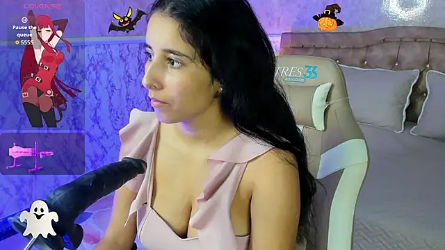 VICTORIA HOUSTON online show from November 1, 1:35 pm