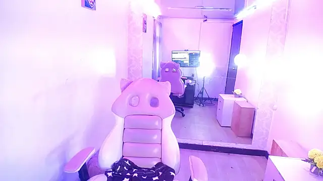 Snapshot of ailyn_miranda chatting on January 20, 10:37 pm ailyn miranda online show from January 20, 10:37 pm