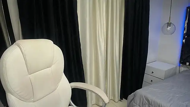 Snapshot of ailyn_miranda chatting on March 11, 3:26 am ailyn miranda online show from March 11, 3:26 am