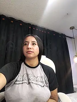 Snapshot of ailyn_miranda chatting on March 19, 8:34 am ailyn miranda online show from March 19, 8:34 am