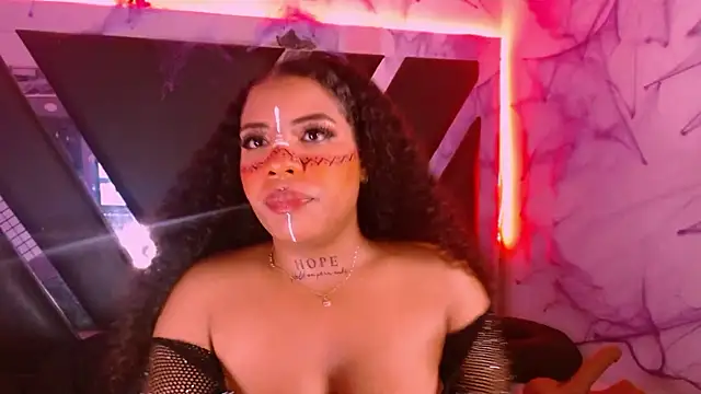 MelannyTylor online show from October 30, 7:03 pm