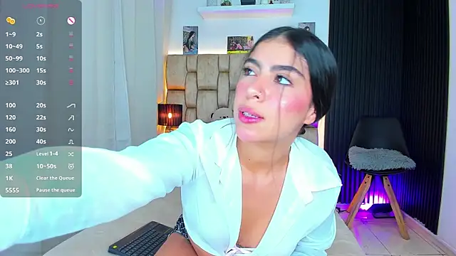 little sophie18 online show from November 17, 8:03 pm