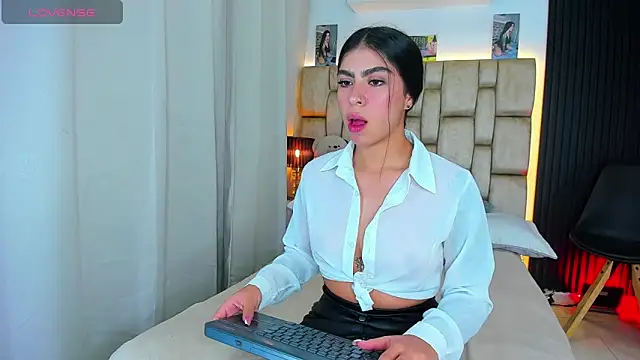 little sophie18 online show from February 25, 7:23 pm