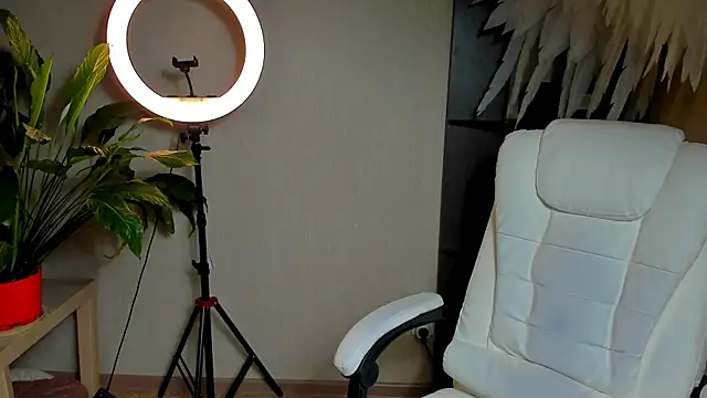 foxy blond online show from November 4, 12:21 am