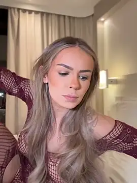 Snapshot of HotBella- chatting on February 15, 6:04 pm HotBella- online show from February 15, 6:04 pm