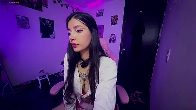 Snapshot of cami_mila9 chatting on February 11, 5:45 am cami mila9 online show from February 11, 5:45 am