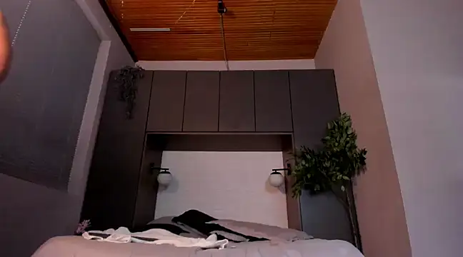 Ian Daviz online show from February 8, 10:51 pm