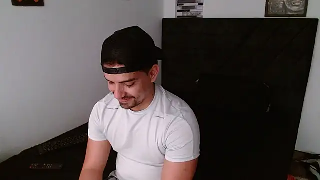 Snapshot of Ian_Daviz chatting on February 5, 6:23 pm Ian Daviz online show from February 5, 6:23 pm