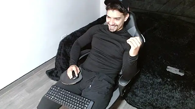 Snapshot of Ian_Daviz chatting on February 11, 4:12 pm Ian Daviz online show from February 11, 4:12 pm