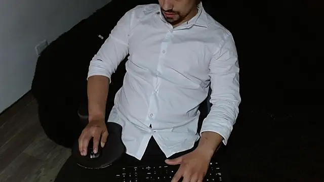 Snapshot of Ian_Daviz chatting on February 12, 10:10 am Ian Daviz online show from February 12, 10:10 am