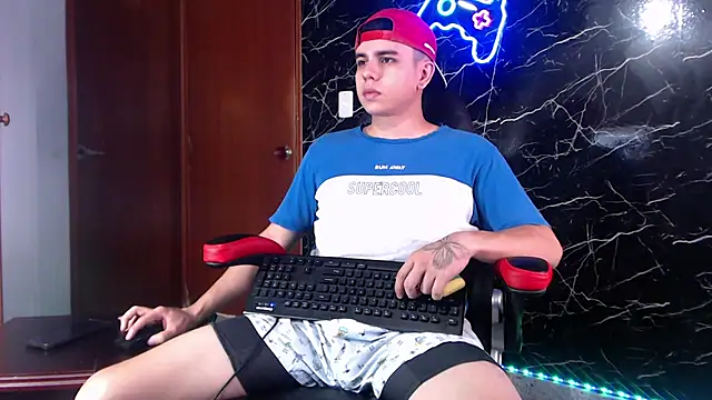 Snapshot of maty_hardx chatting on January 6, 8:18 pm maty hardx online show from January 6, 8:18 pm