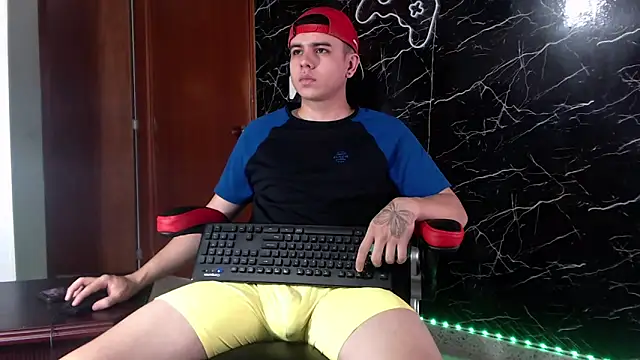 Snapshot of maty_hardx chatting on February 3, 1:30 pm maty hardx online show from February 3, 1:30 pm