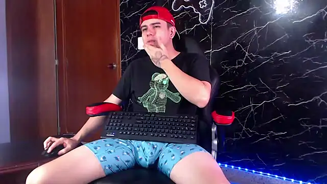 Snapshot of maty_hardx chatting on February 13, 1:59 pm maty hardx online show from February 13, 1:59 pm