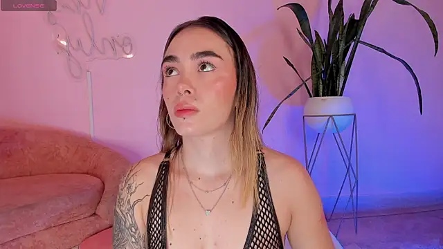 Snapshot of Lucy_Vega chatting on October 31, 4:57 am Lucy Vega online show from October 31, 4:57 am