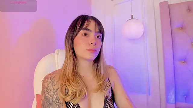 Snapshot of Lucy_Vega chatting on November 14, 4:55 am Lucy Vega online show from November 14, 4:55 am