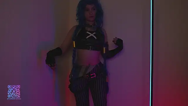 Snapshot of sarahUwU chatting on September 16, 6:09 pm sarahUwU online show from September 16, 6:09 pm