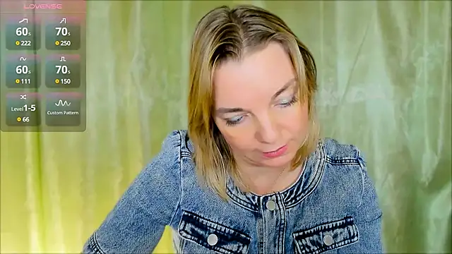 Regina  blue online show from December 13, 1:55 pm