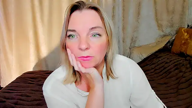 Regina  blue online show from September 14, 8:19 pm