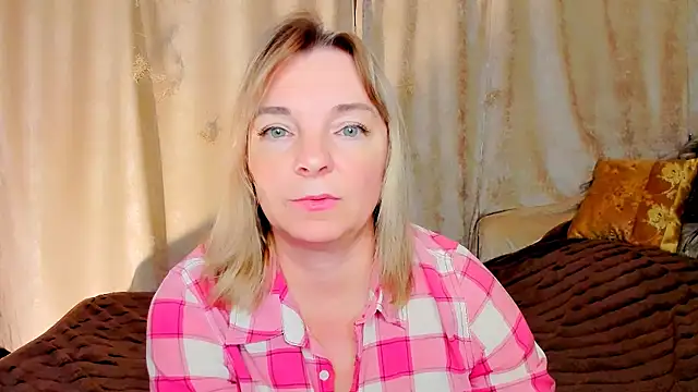 Regina  blue online show from October 27, 3:16 pm