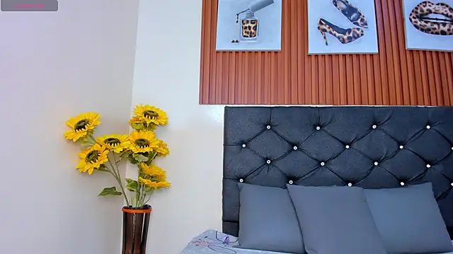 Snapshot of Zoe_pss chatting on October 28, 8:22 pm Zoe pss online show from October 28, 8:22 pm