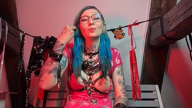 coyemoo online show from November 12, 10:15 am