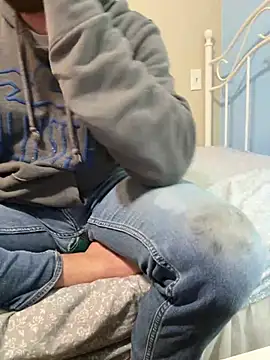 Snapshot of SmokingSloth chatting on January 31, 2:15 am SmokingSloth online show from January 31, 2:15 am