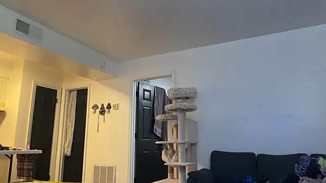 Snapshot of SpunCandy chatting on September 12, 10:32 pm SpunCandy online show from September 12, 10:32 pm