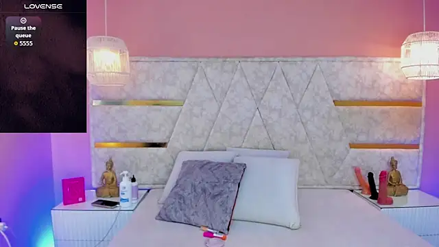 melany saenz online show from February 13, 2:29 am