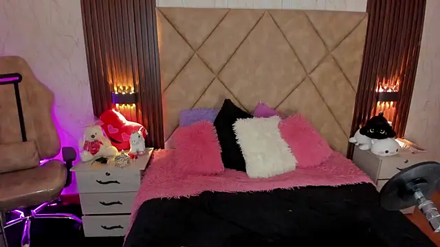 SummersAngel online show from April 11, 8:46 pm