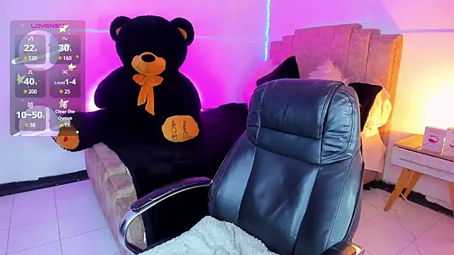 Snapshot of alexia_mattel chatting on December 1, 9:59 pm alexia mattel online show from December 1, 9:59 pm