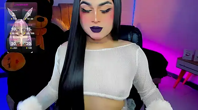 Snapshot of alexia_mattel chatting on December 31, 12:54 am alexia mattel online show from December 31, 12:54 am